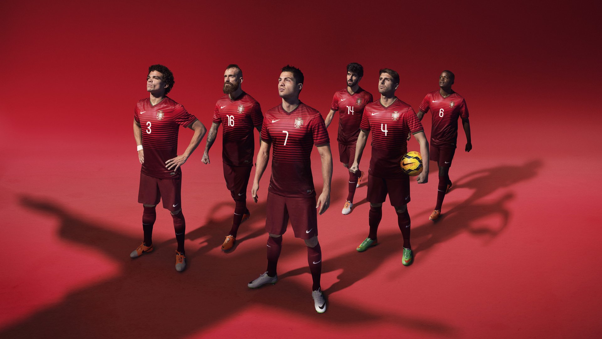 英超激烈争夺，豪门之间竞争白热化